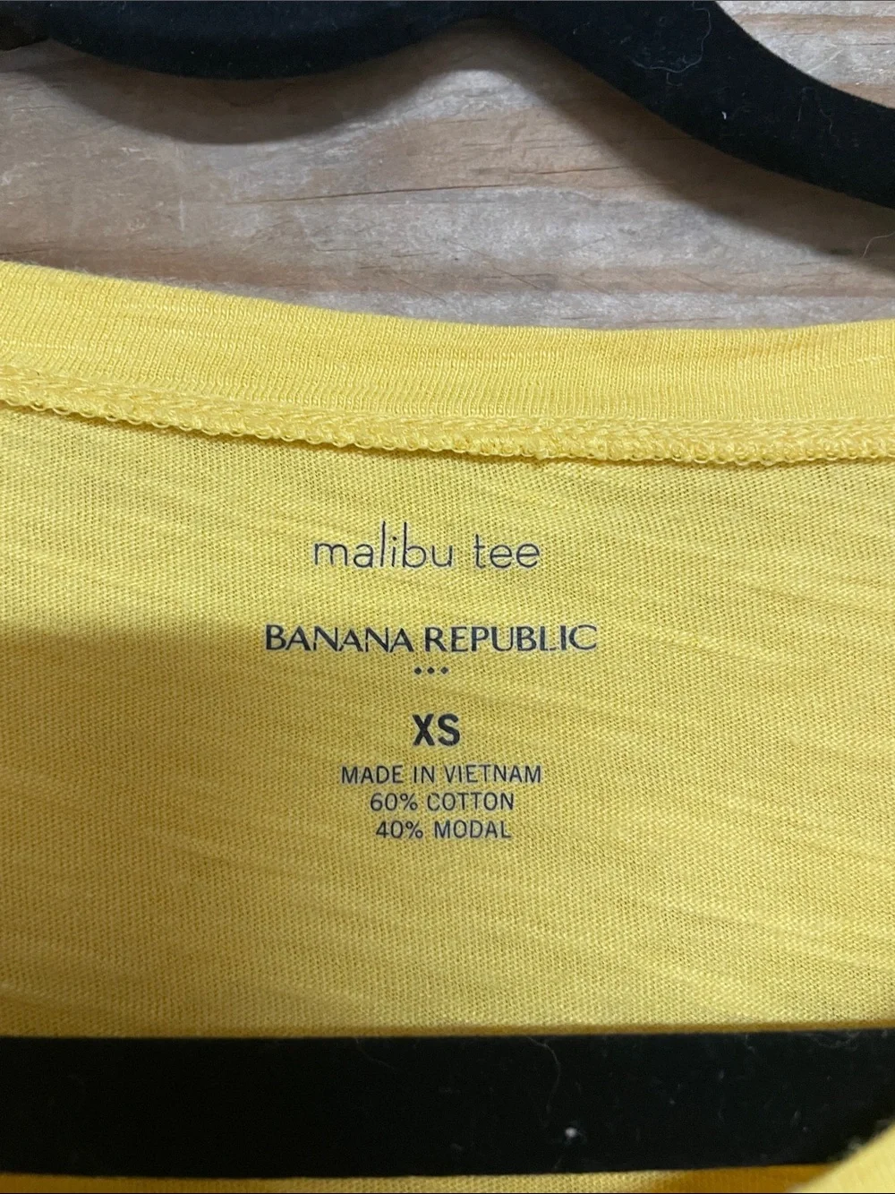Banana Republic size XS yellow Malibu tee puff sleeves